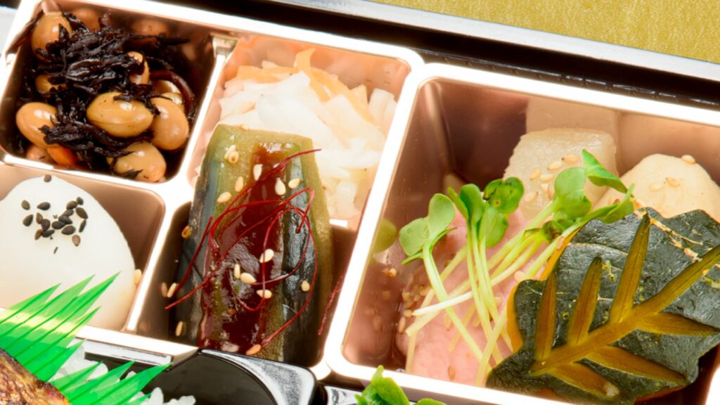 銀鮭の西京焼きお惣菜たっぷり弁当