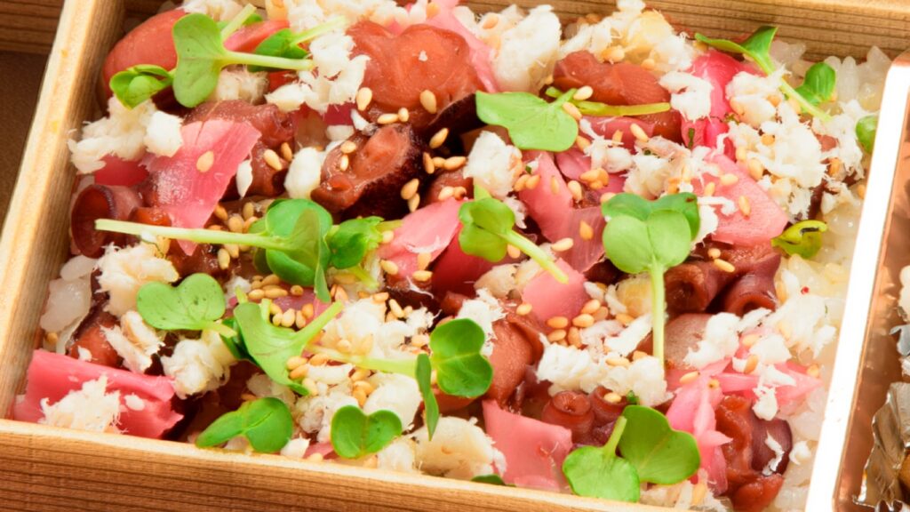 鯛とたこやわ煮の2色飯ご膳