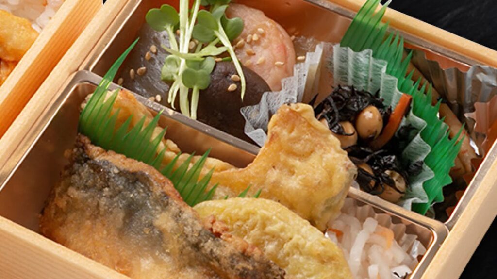 鶏天と手作り惣菜の二段膳