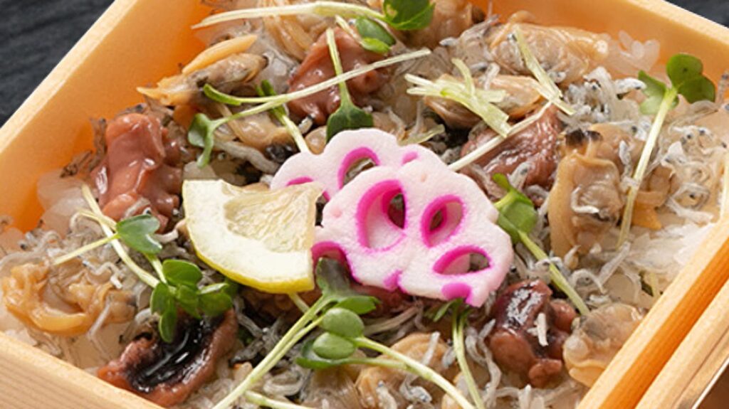 たこ柔らか煮&あさりご飯と手作り惣菜の二段膳