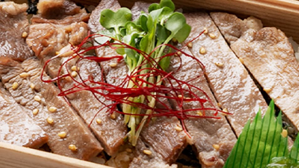 牛タンステーキ2段御膳